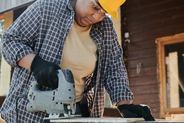 Devez-vous solliciter un expert pour le paillage de votre jardin ? Conseils et astuces.