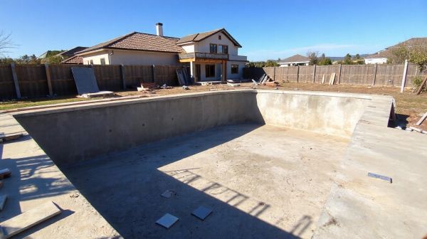 Découverte des coûts cachés d'une piscine 7x3